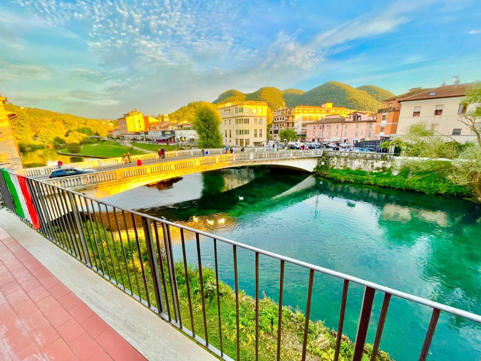 Tra I Due Ponti Apartment Rieti Bagian luar foto